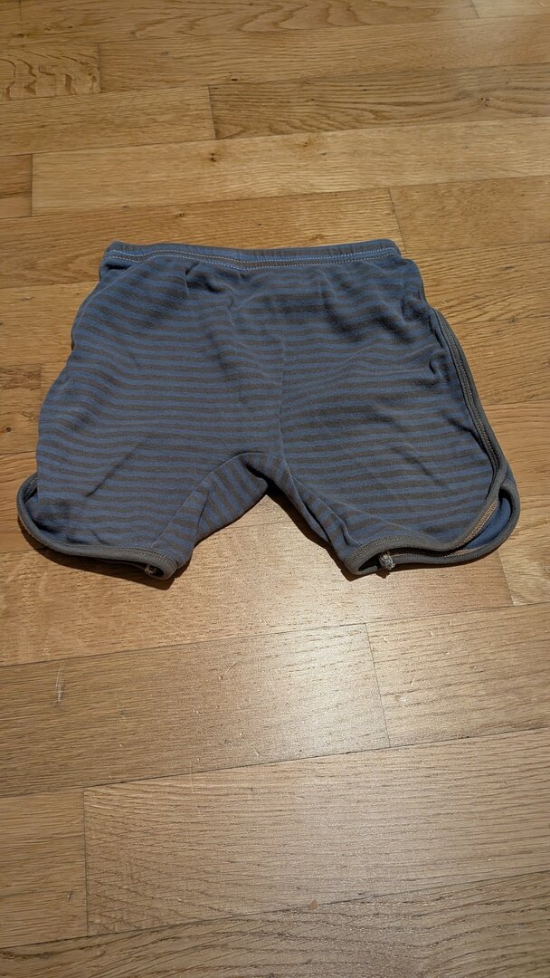 Hose kurz, Grösse 86