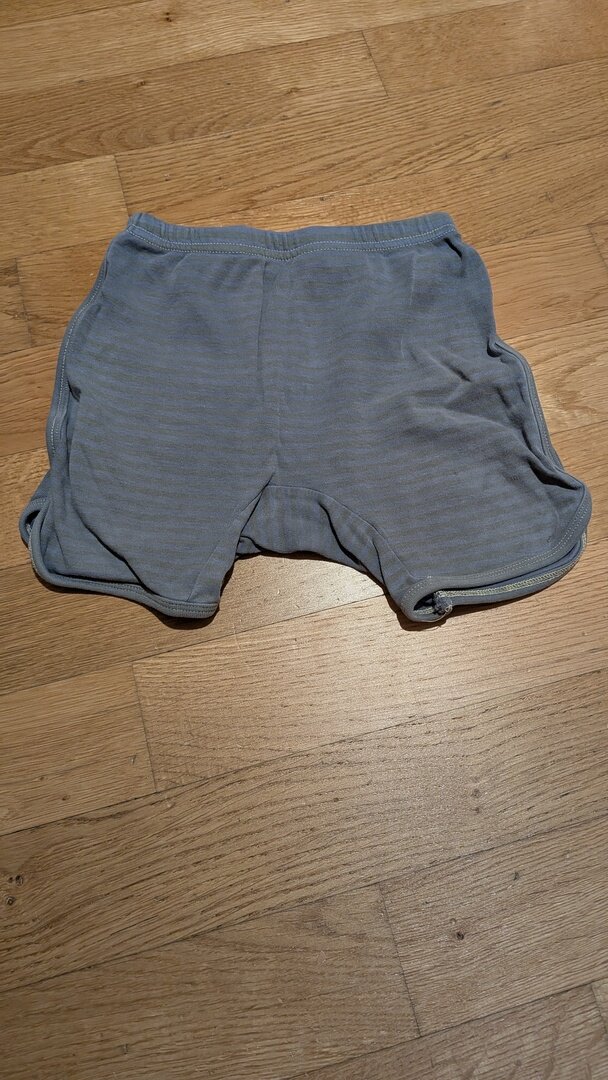 Hose kurz, Grösse 86